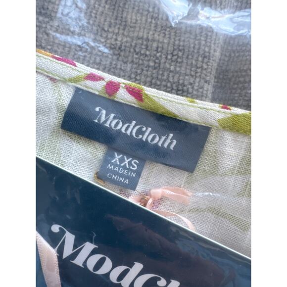 ModCloth Love Of Buttons Sleeveless Linen Top Green Floral Womens Sz XXS NWT - Picture 4 of 9